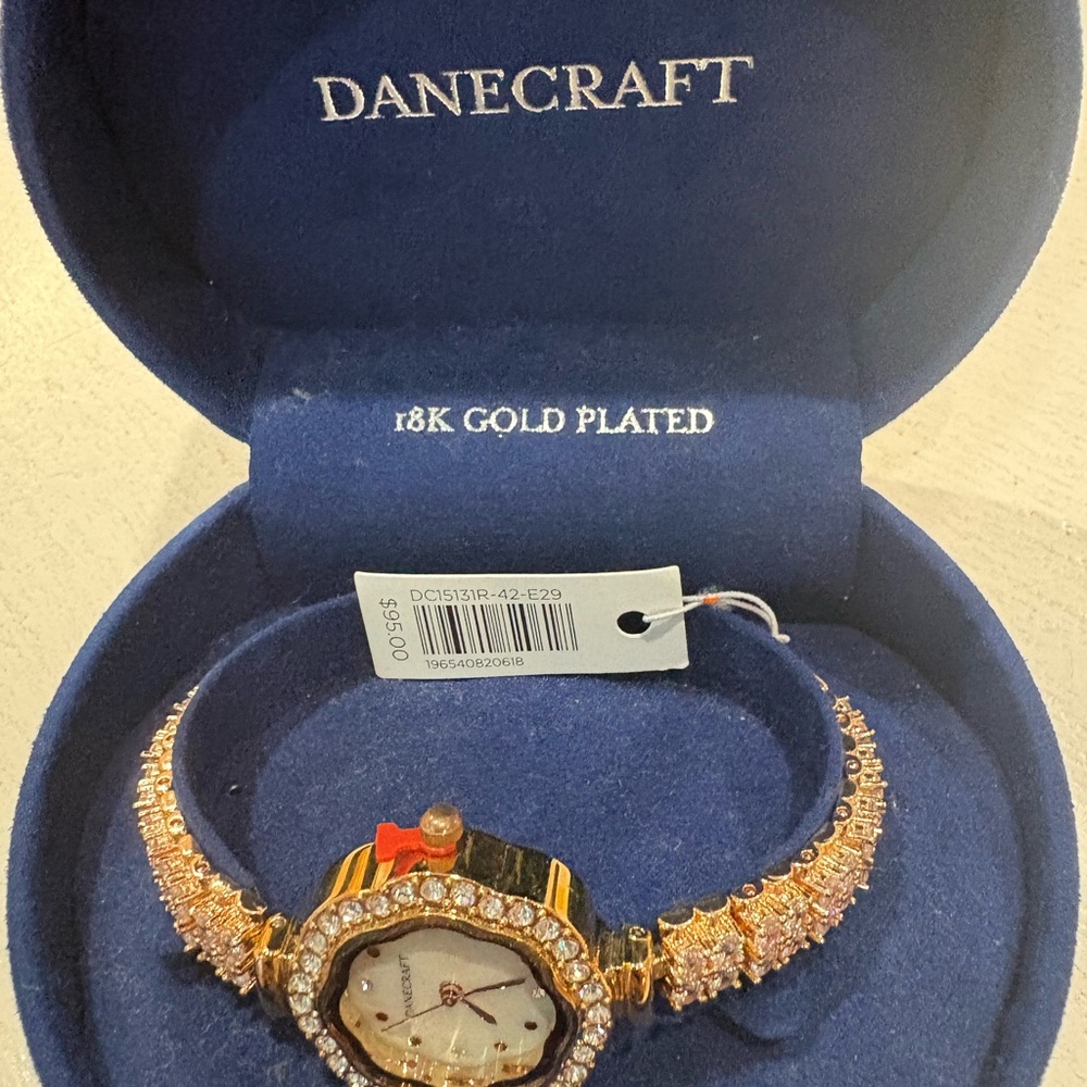 Luxurious Gold-Plated Women's Watch with Crystal Detailing